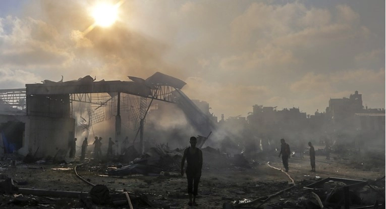 U napadima ubijeno 16 Palestinaca, Izrael naredio novu evakuaciju u južnoj Gazi